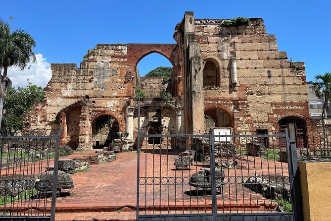 Ruins of the San Nicolás de Bari Hospital in the Colonial City